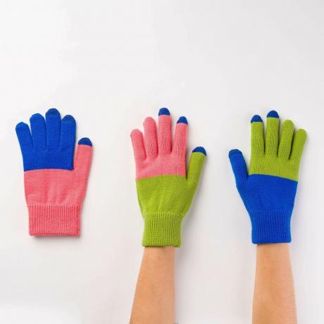 Paar en reserve gebreide touchscreen-handschoenen