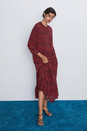 Je kunt die Zara-jurk nu in rode luipaardprint kopen